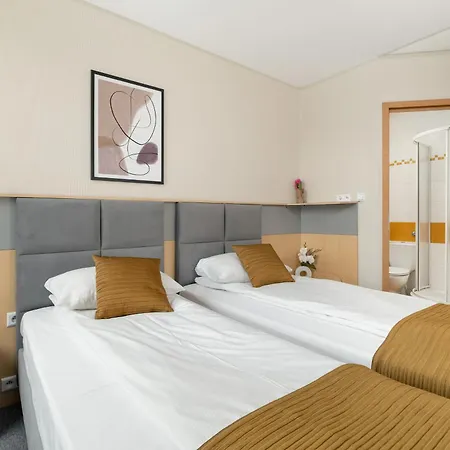 Functional With Ac Lechicka Very Berry By Renters * Poznaň