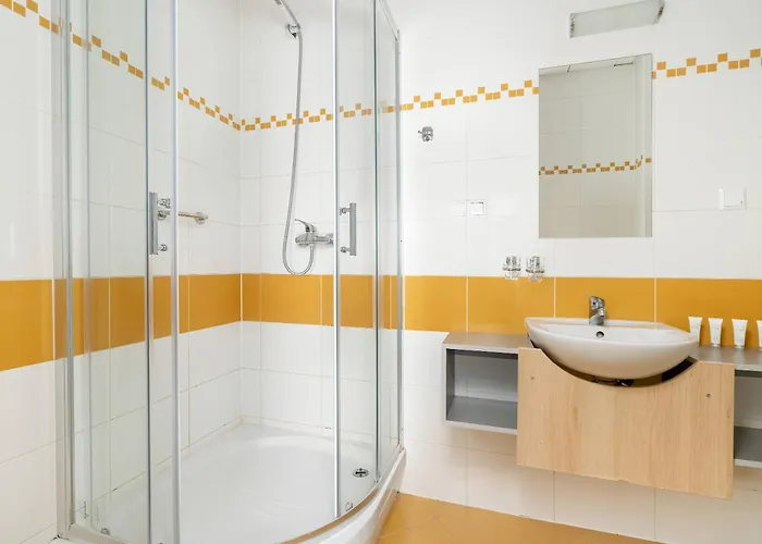 Functional With Ac Lechicka Very Berry By Renters *