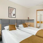 Functional With Ac Lechicka Very Berry By Renters * Posen