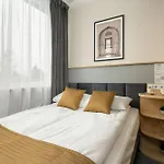 Functional With Ac Lechicka Very Berry By Renters *