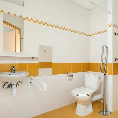 Functional With Ac Lechicka Very Berry By Renters *