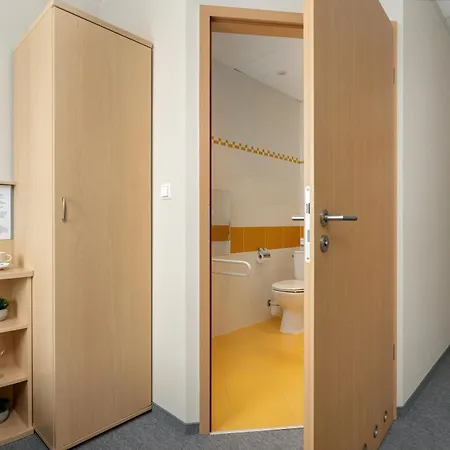 Functional With Ac Lechicka Very Berry By Renters