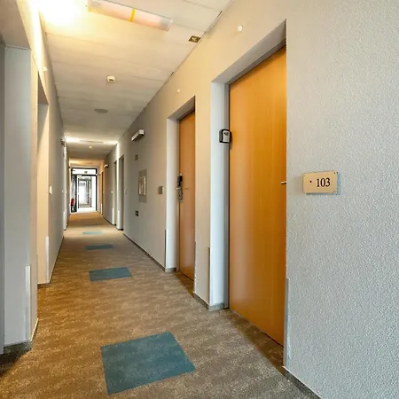 Functional With Ac Lechicka Very Berry By Renters פוזנן