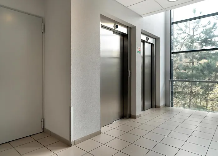 Functional With Ac Lechicka Very Berry By Renters Apartment Poznan