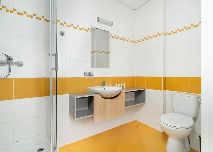 Apartment Functional With Ac Lechicka Very Berry By Renters Poznan